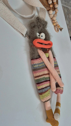 کیف دستبافت دهنگشاد با طراحی فانتزی و بند بلند قابل تنظیم