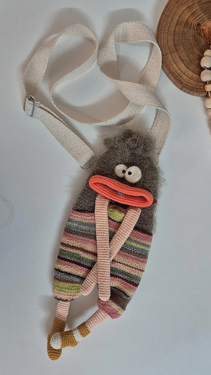 کیف دستبافت دهنگشاد با طراحی فانتزی و بند کتان قابل تنظیم