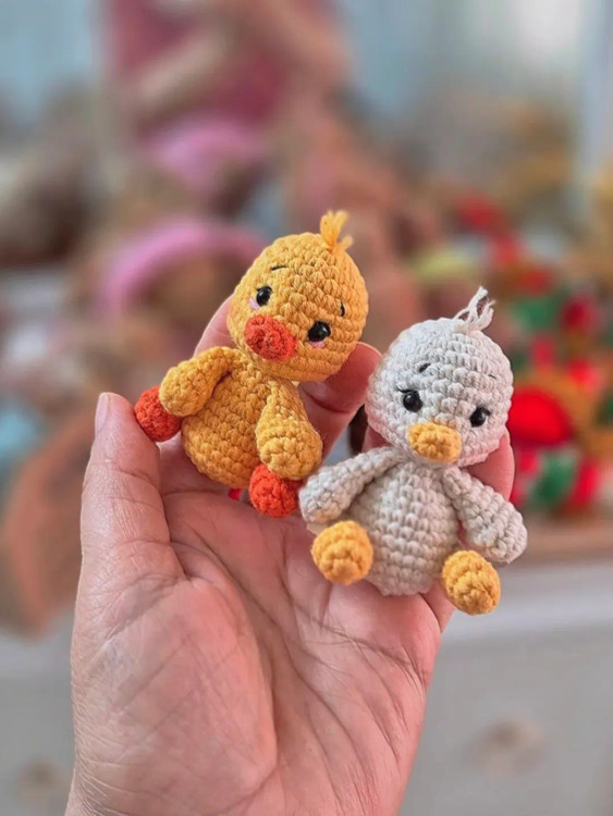 جاسوئیچی جوجه دستبافت فانتزی ۷ سانتی